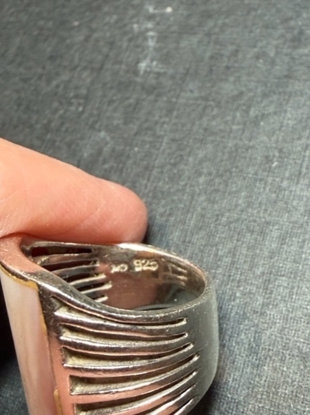 Sterling Silver Pink Shell Statement Ring-size 6 - Picture 5 of 6